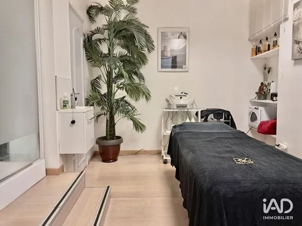 Local 87 m²