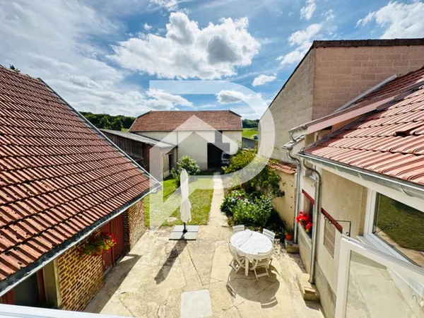 SERMIERS - A VENDRE - Maison de type 6 avec jardin et dépendances