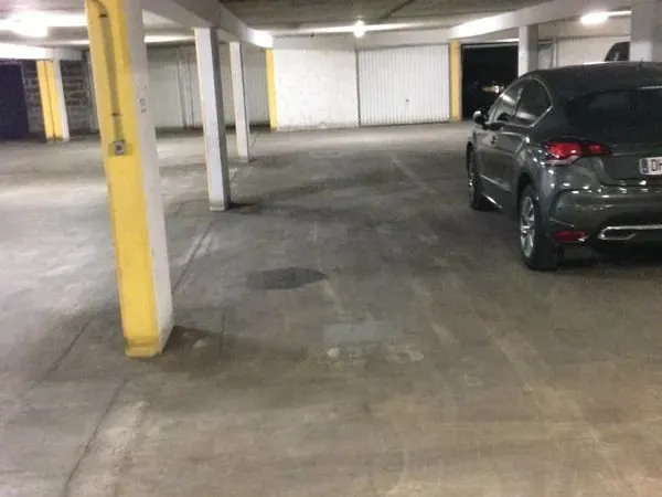 Gratte-Ciel emplacement de parking numéroté