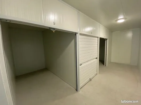 Box de stockage et garde meubles