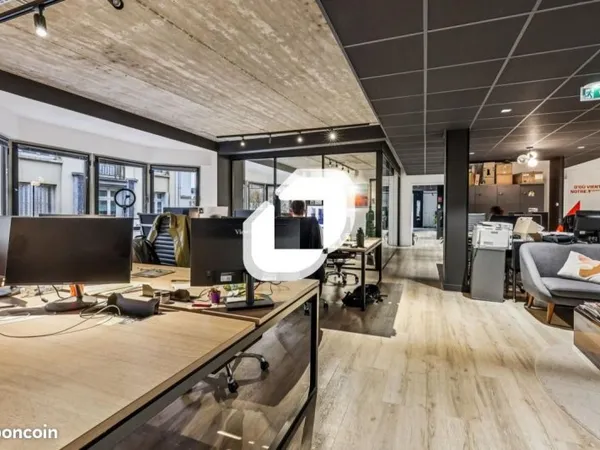 Bureaux 300 m²