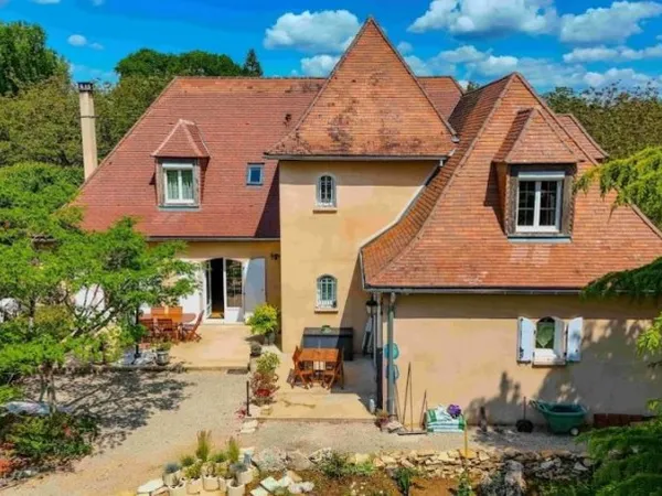 Maison 8 pièces 265 m²