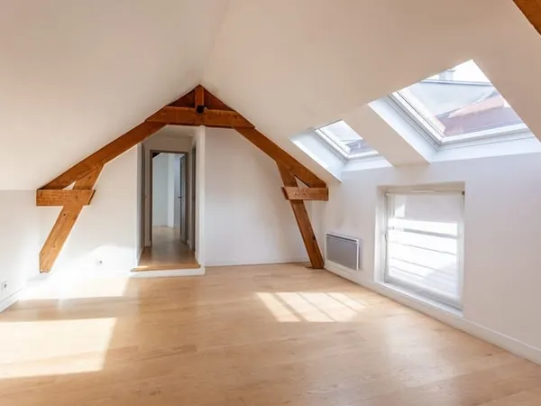 Duplex de charme, 3 pièces de 63 m² - Centre village
