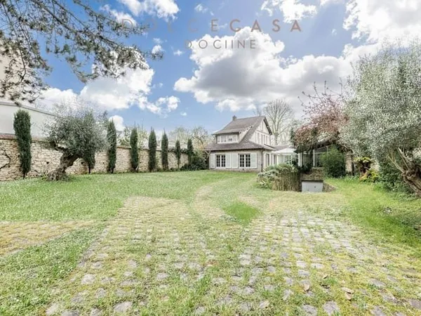 Maison 5 pièces 180 m²