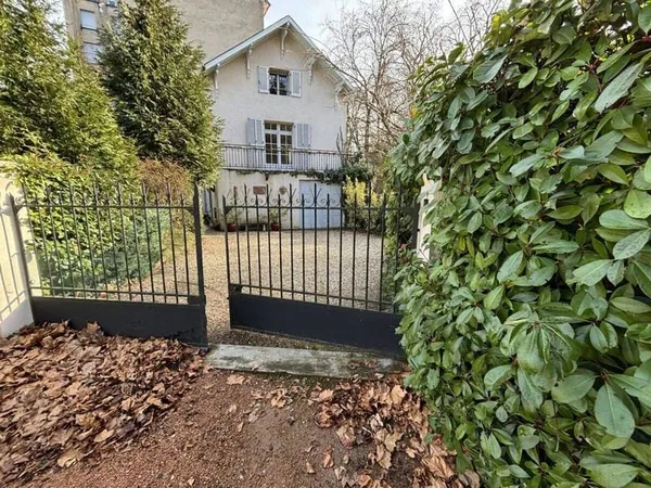 Appartement 5 pièces 154 m²
