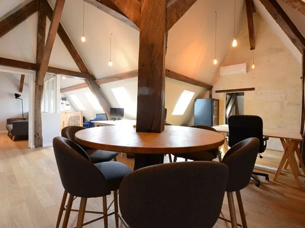 ARCHITECTURE ATYPIQUE - 1800 - LOCATION BUREAUX