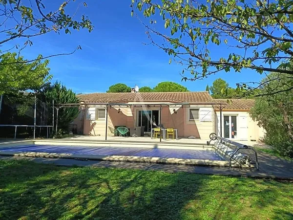 Maison de plain-pied 7 pièces 147 m²