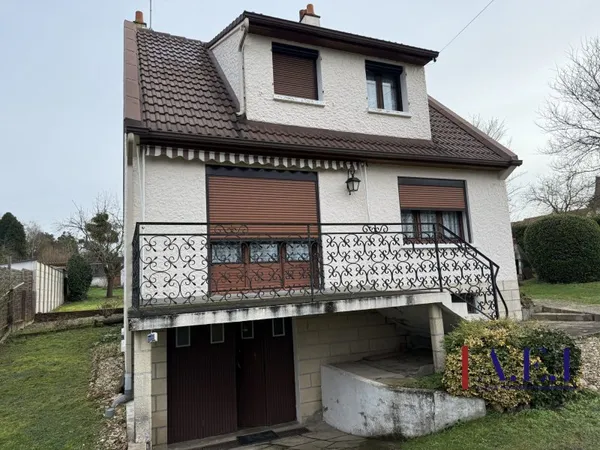 Maison T4 sur sous-sol, terrain de 1200 m² avec dépendances