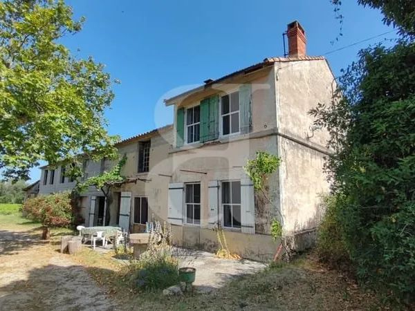 Propriété à rénover en plein coeur de la Provence.