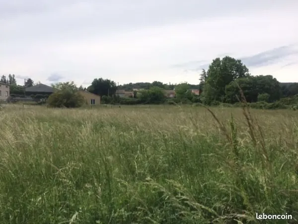 Vallon pont d'arc terrain constructible 1157m2 94700e