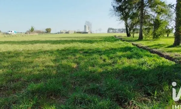 Terrain 2400 m²