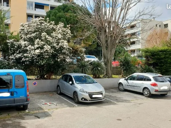 Vend place de parking