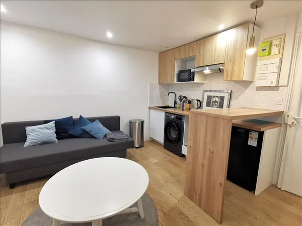 Appartement - 1er étage - 15.21 m2 - 1 pièce - Meublé