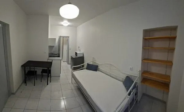 STUDIO - RUE DU PUITS CI PRES