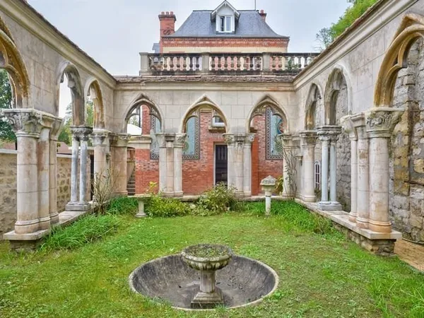 Lucie - Propriété du XIXème et son cloître