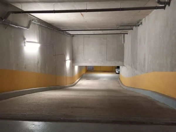 Parking 13 m²