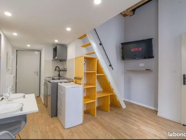 🔥 OULLINS - Studio Meublé + Mezzanine - Métro B à 3 min - 690 CC