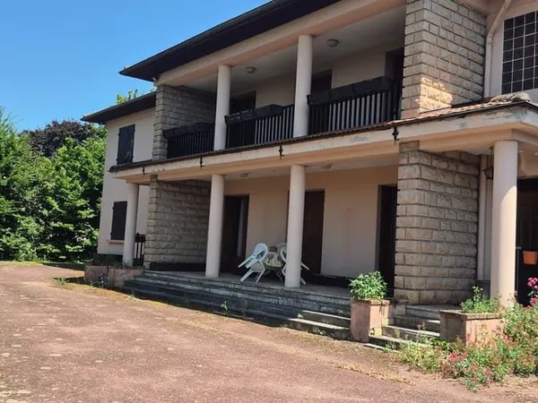 Maison 12 pièces 400 m²