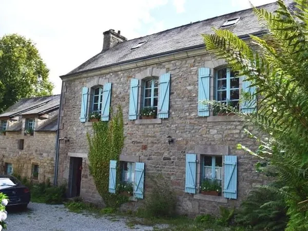 Maison 10 pièces 251 m²