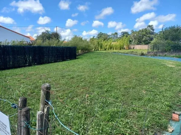 Terrain 980 m² / CORCOUE-SUR-LOGNE / 44650