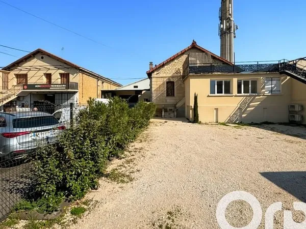 Maison 11 pièces 265 m²