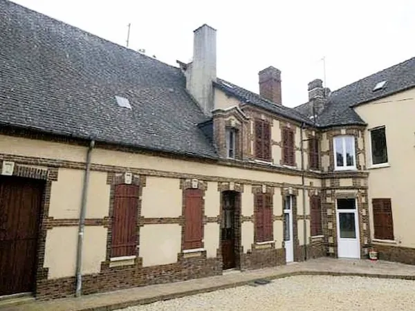 Maison Nonancourt (27320), 7 pièces, garage, dépendances, cave à vin, terrain de 796m². Prix HAI : 2