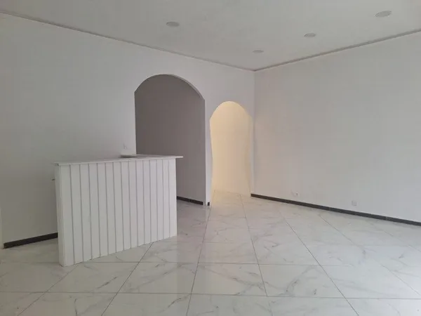 Local commercial 73 m²