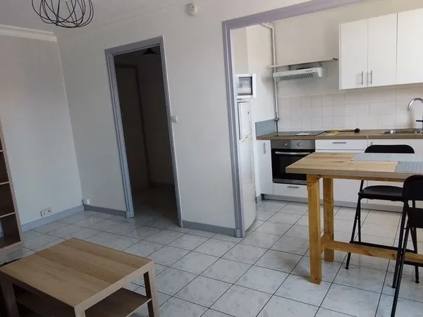 Location Grenoble Vallier T3 meublé 2 chambres balcon proche tram