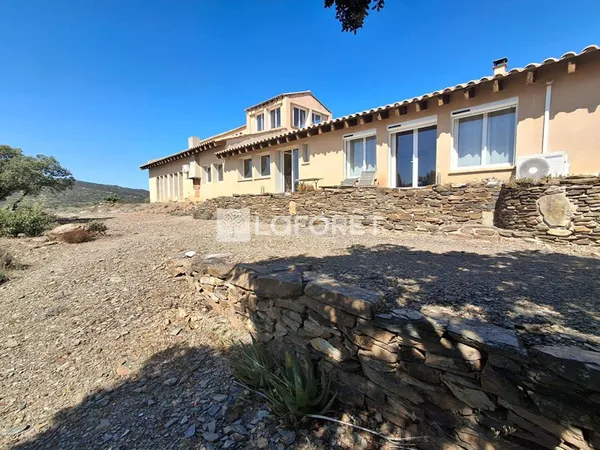 Maison 8 pièces 450 m²