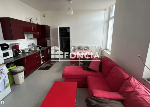 Dol-de-bretagne - centre-ville appartement dans immeuble de caractere