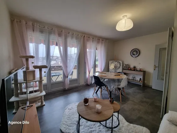Appartement en très bon état, résidence de standing 93 m2