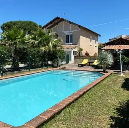 Maison 8 pièces 220 m²