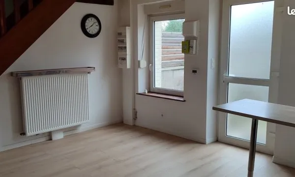 Loue F2 Bis avec Jardin et Parking