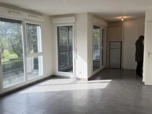 Appartement MEUBLE T3 — Limite Francheville/Lyon /Tassin - 1 154 €/mois | Parking inclus | Disponibl