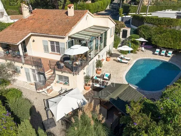 Cap d'Antibes - Versant Ouest- vue mer