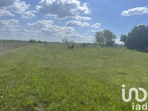 Terrain 2212 m²