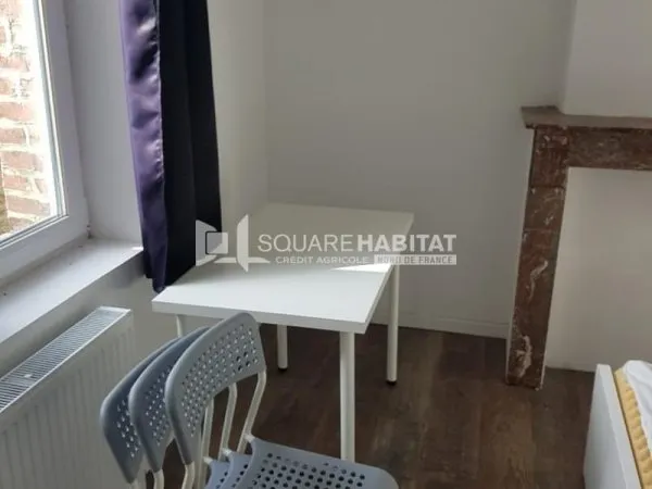 Chambre meublée