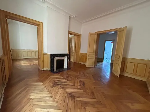 Appartement 4 pièces 130 m²