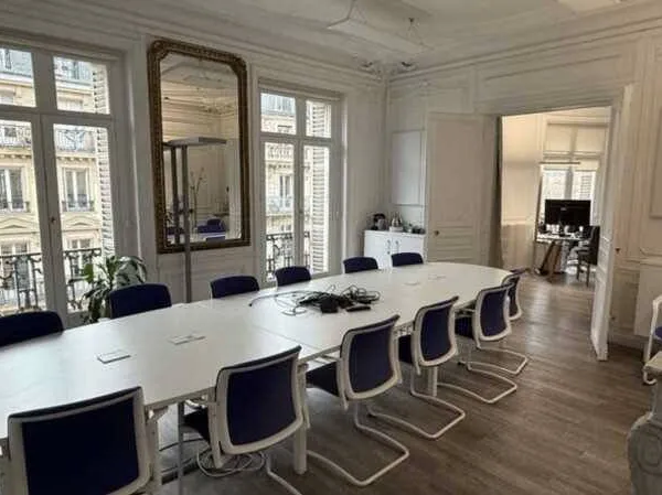 Bureaux 243 m²