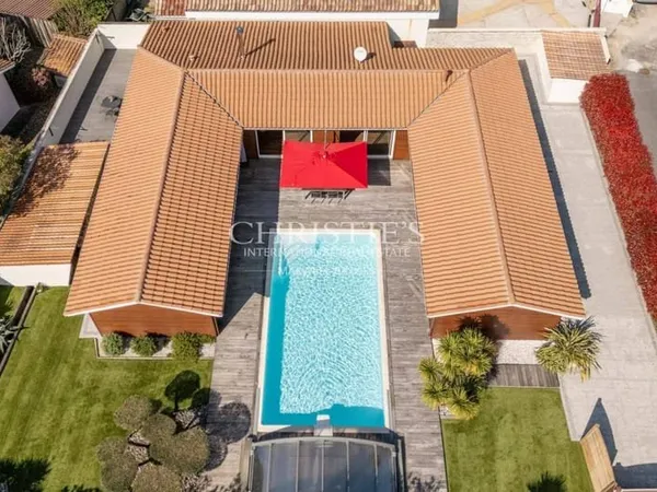 Maison de plain-pied 7 pièces 179 m²