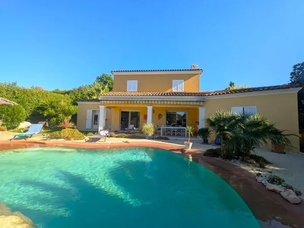 Villa 6 pièces 147 m²