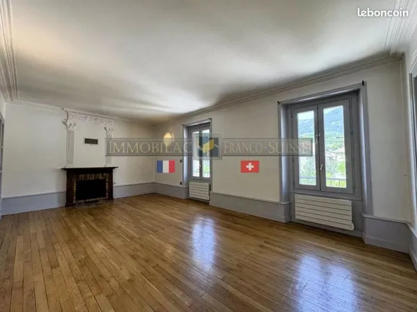 Duplex 8 pièces 243 m²