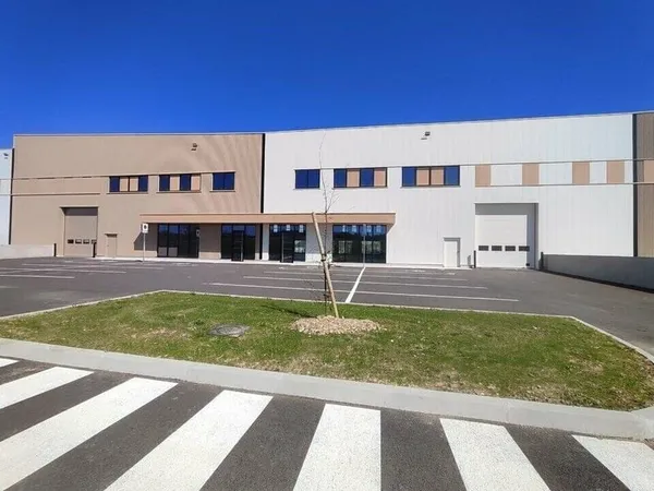Local d'activité 3000 m²