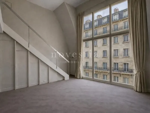 Proche trocadéro - Atelier d'artiste à rénover en duplex de 65m2
