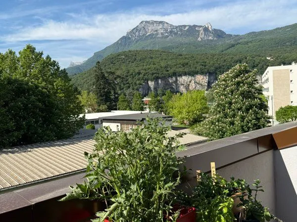 T2 avec garage + comble aménagés (84 m2 au sol) - Dernier étage avec terrasse