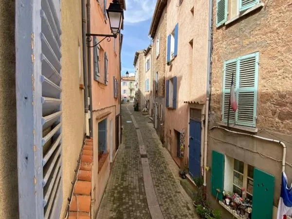 Appartement centre village La Motte