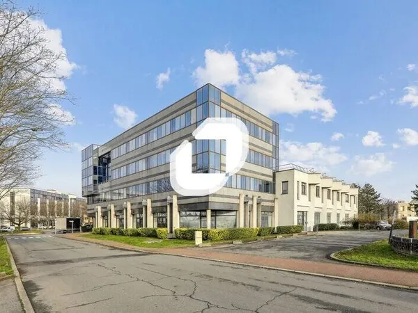 Bureaux 696 m²