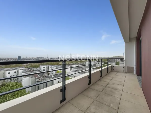 ISSY LES MOULINEAUX - FORT D'ISSY - Vente appartement 2 pièces avec balcon et vue dégagée sur Paris 