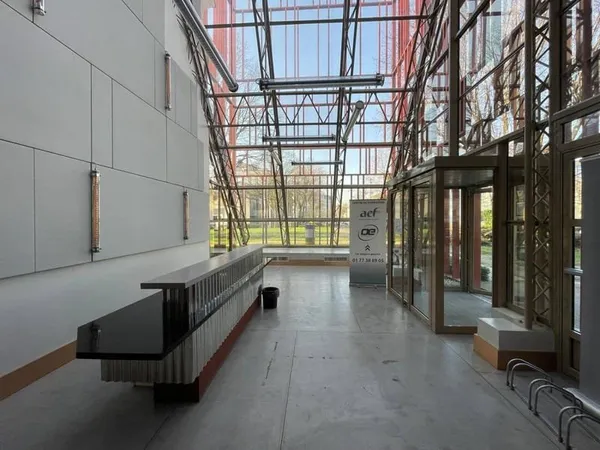 Bureau 388 m²
