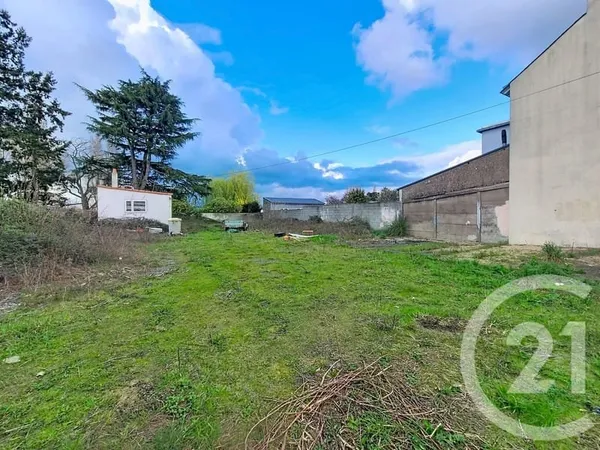 Terrain 560 m²